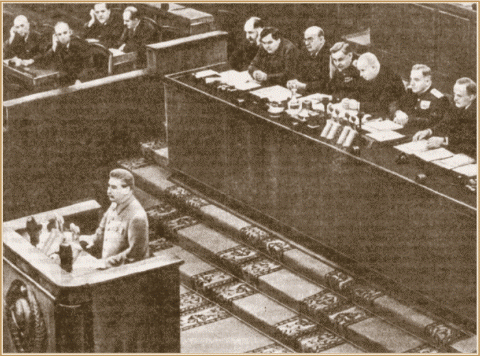 И.В. Сталин выступает на XIX съезде КПСС..gif